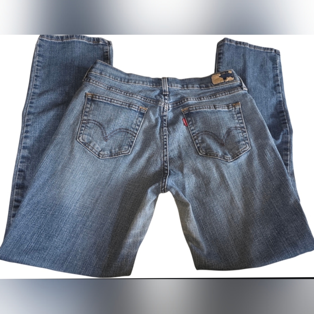 Levi's Jeans. Women's 506 Red tag. Great comfy favorite pair of jeans condition.